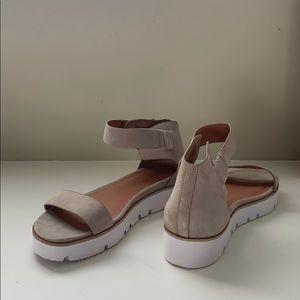 Gentle souls Lucia Easy Strap Sandals